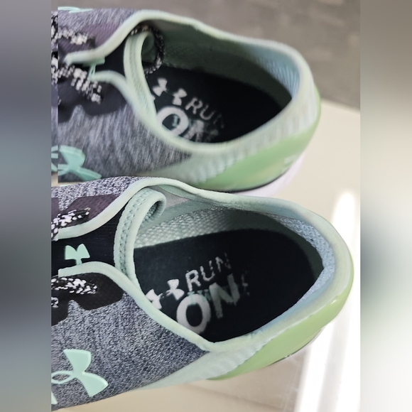 Under Armour Womens Charged Escape 3020005-002 Gray Running Shoes Lace Up 9.5 - Picture 7 of 8